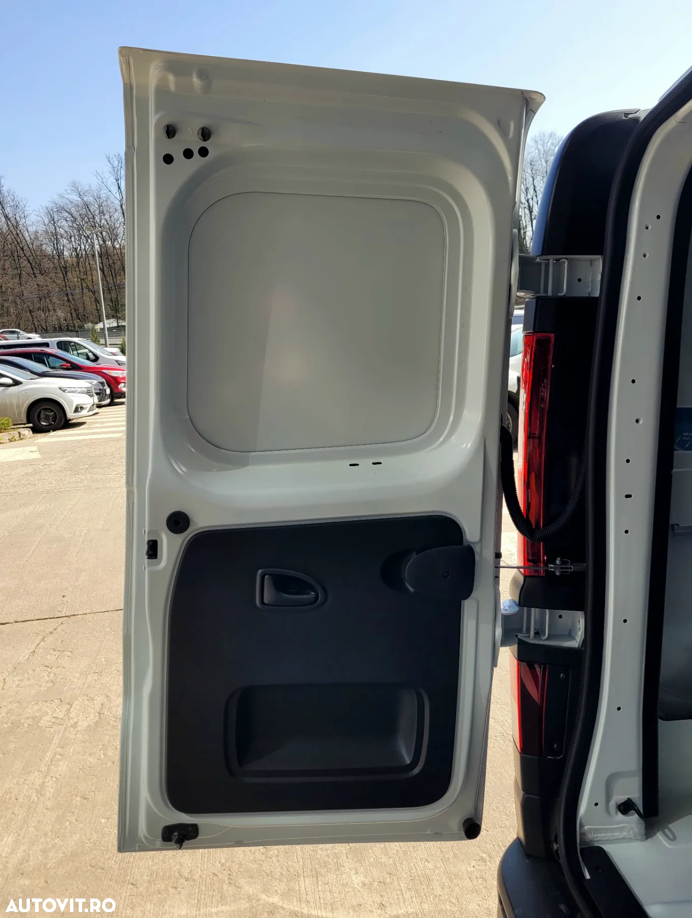 Renault Trafic Furgon - 11