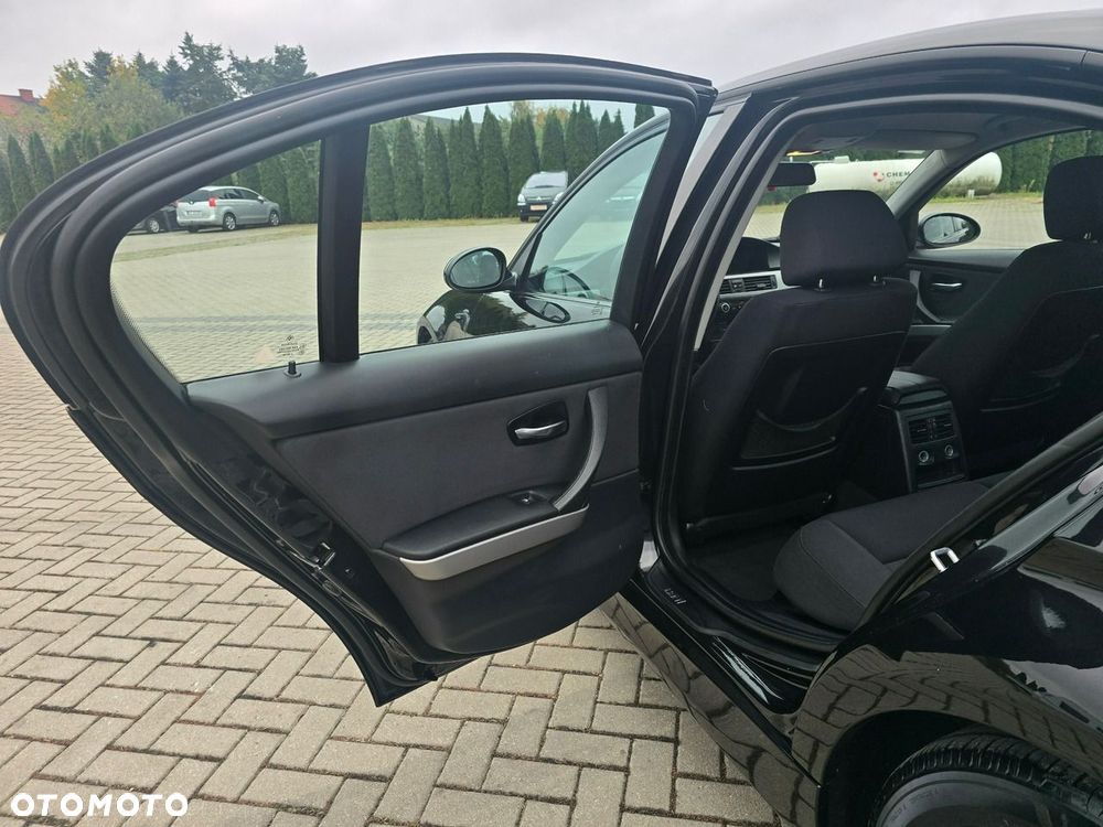 BMW Seria 3 - 16