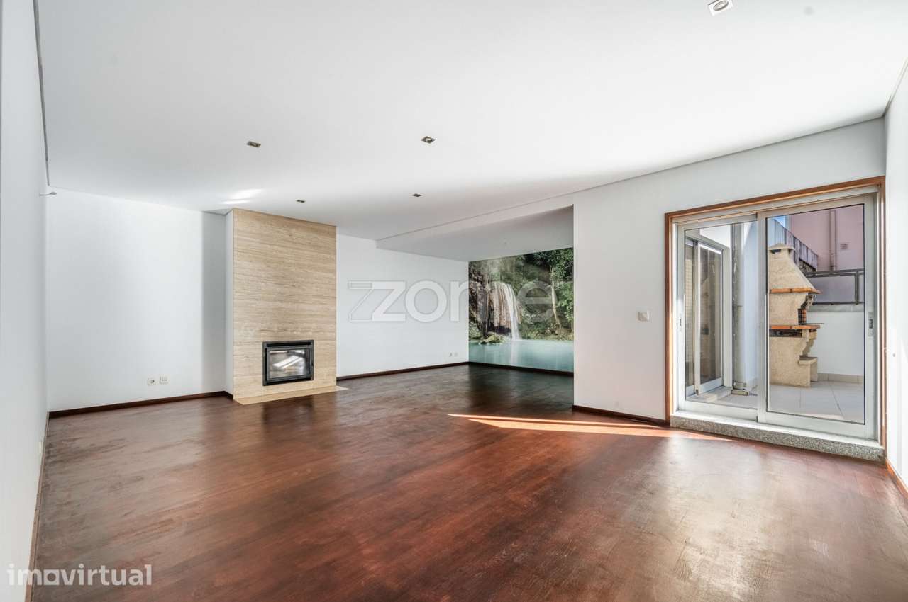 Apartamento T3 com Terraço e Churrasqueira - Grande imagem: 2/28