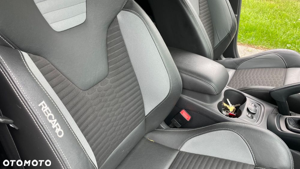 Ford Focus 2.0 EcoBoost ST mit Leder-Sport-Paket - 14