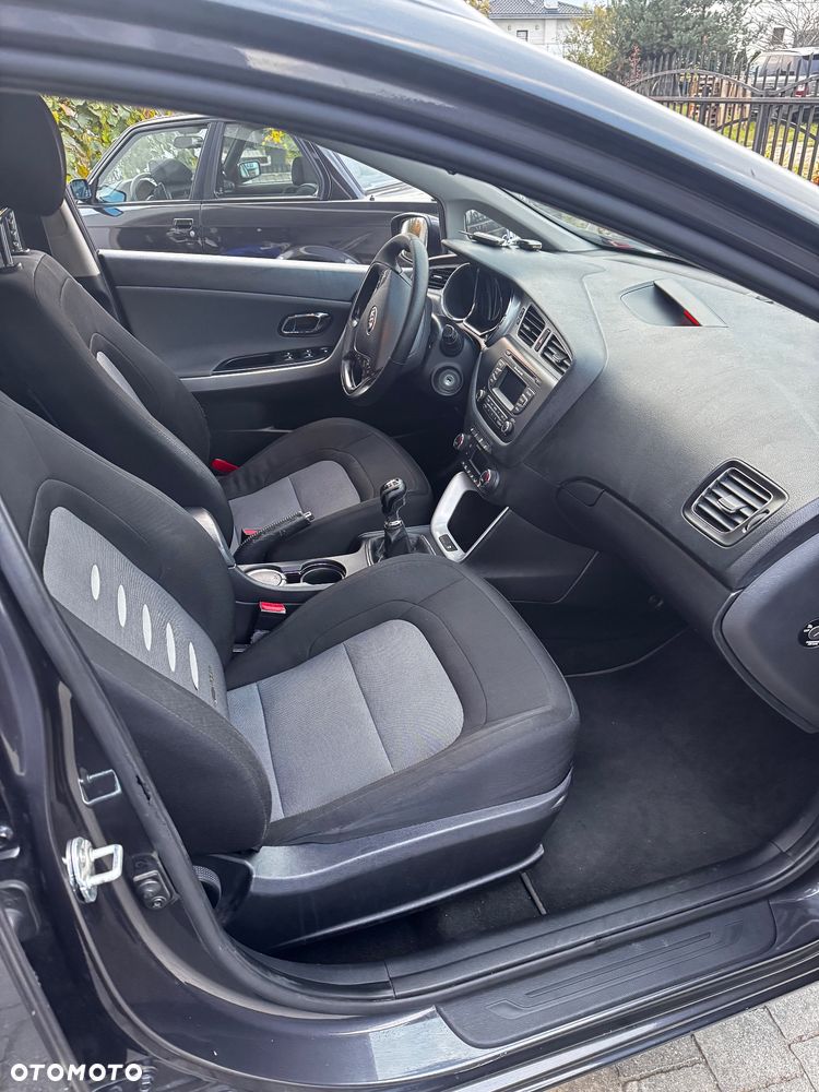 Kia Ceed 1.6 GDI L - 39