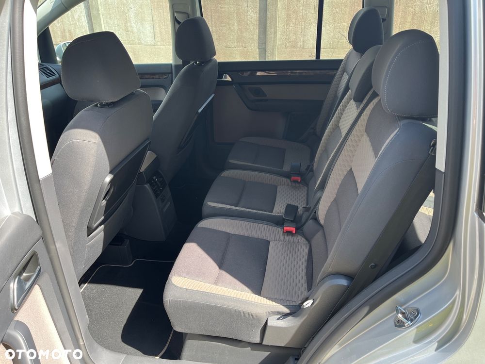 Volkswagen Touran 2.0 TDI DPF DSG Cross - 14