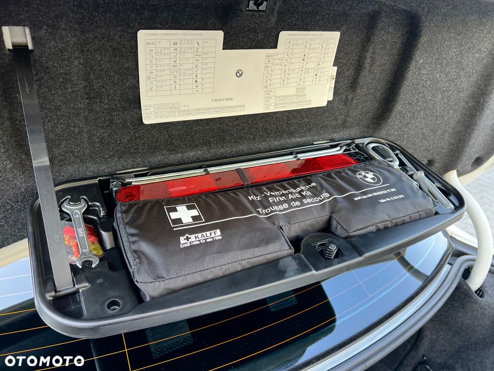 BMW Seria 5 525i - 24