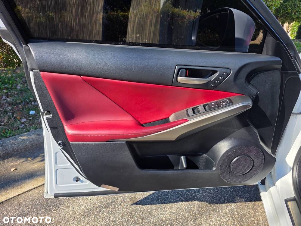 Lexus IS 200t / 300 F Sport - 7