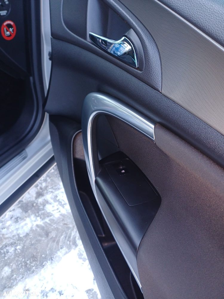 Opel Insignia 2.0 CDTI - 29