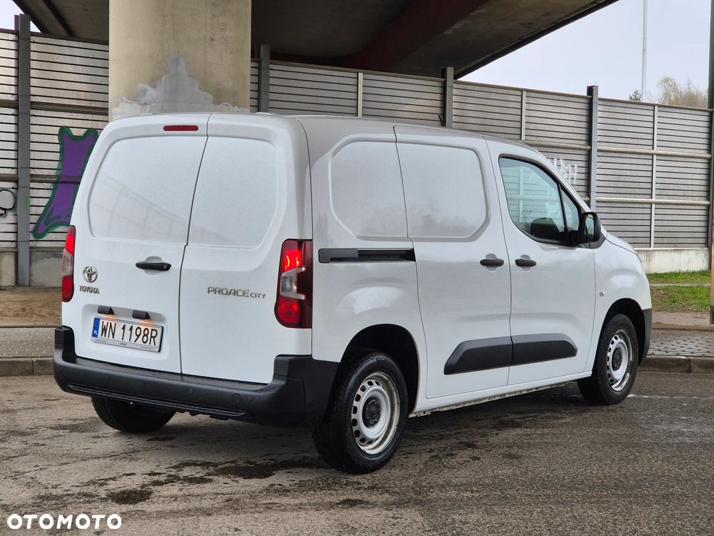 Toyota Proace City - 16