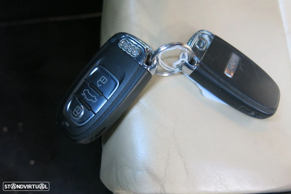 Audi Q5 2.0 TFSI Hybrid quattro S-line Tiptronic - 22