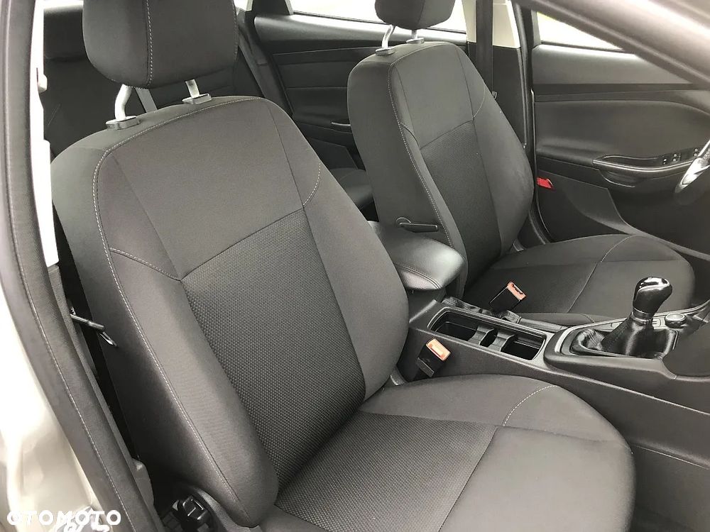 Ford Focus 1.6 Trend - 29