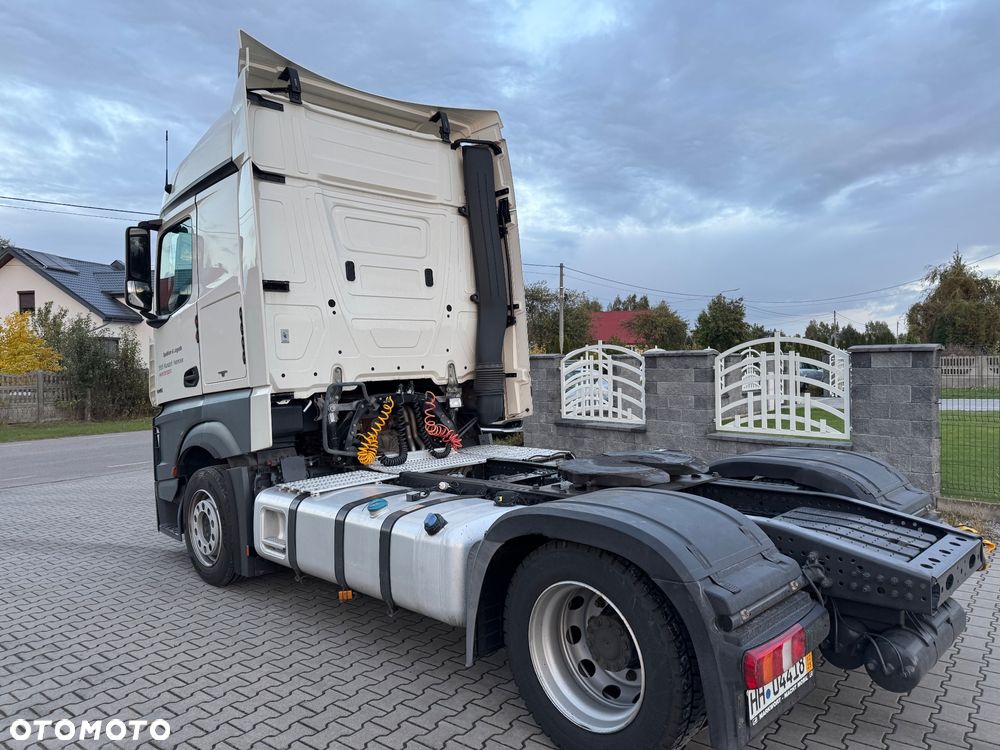 Mercedes-Benz 1845 - 4