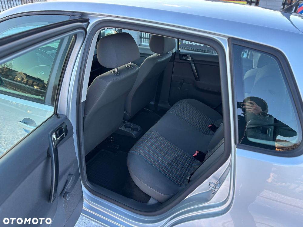 Volkswagen Polo - 8