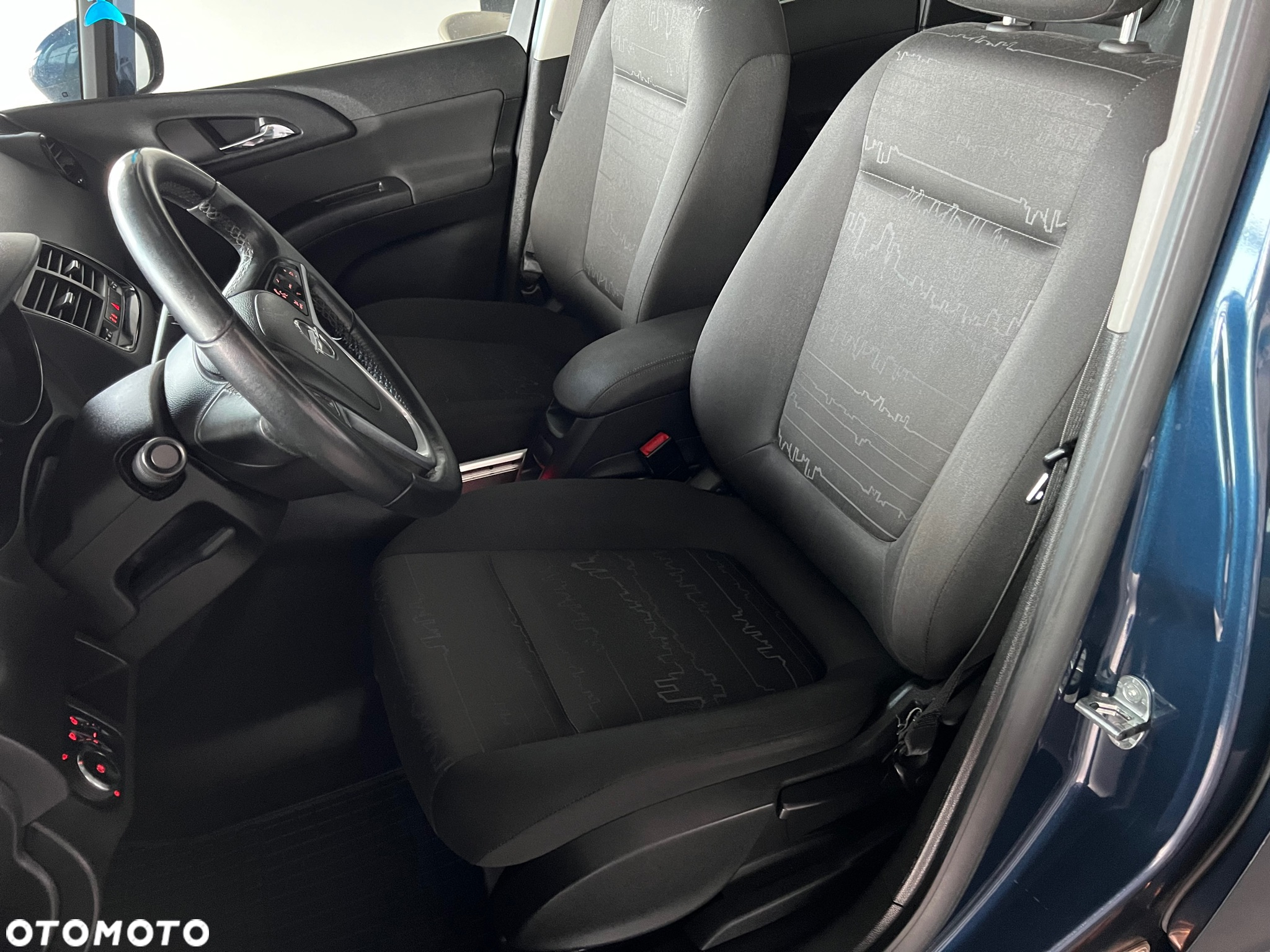 Opel Meriva - 11