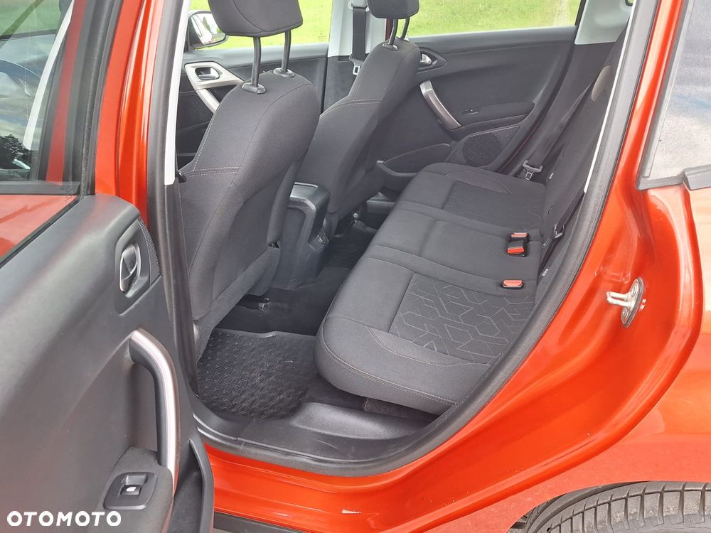 Peugeot 2008 1.2 Pure Tech Allure S&S - 14