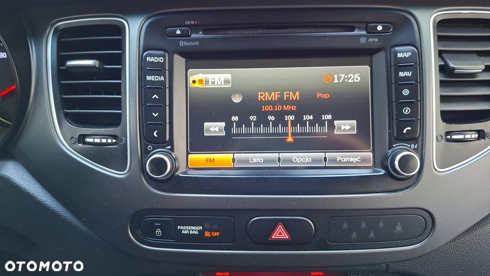Kia Carens 1.7 CRDi XL 7os - 30