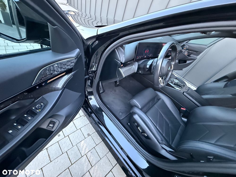 BMW Seria 5 520d xDrive mHEV M Sport - 23