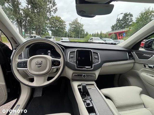 Volvo XC 90 - 32