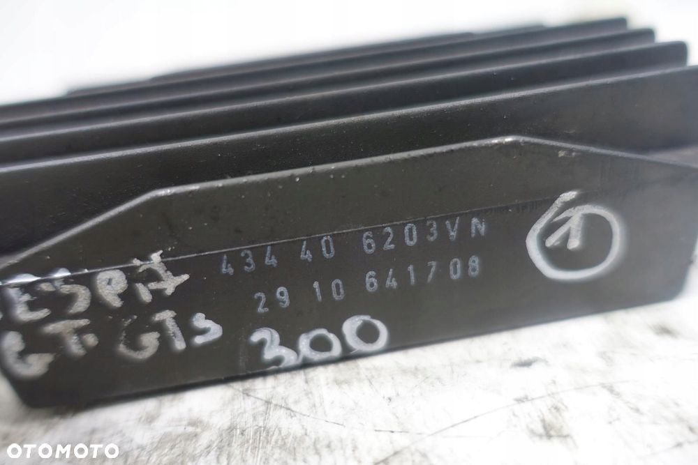 Piaggio Vespa GT GTS 300 REGULATOR NAPIĘCIA Moduł - 14