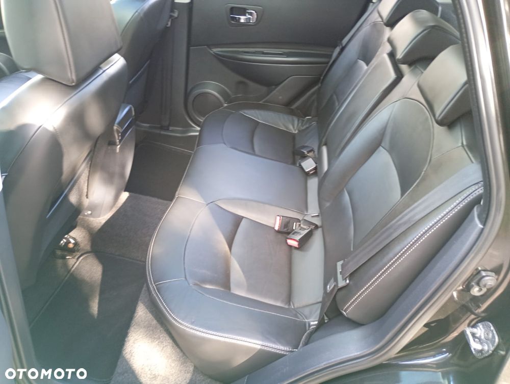 Nissan Qashqai 2.0 dCi 4 x 4 DPF tekna - 24