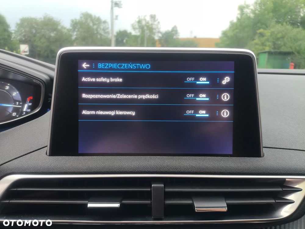 Peugeot 5008 1.2 PureTech Allure S&S EAT6 - 26