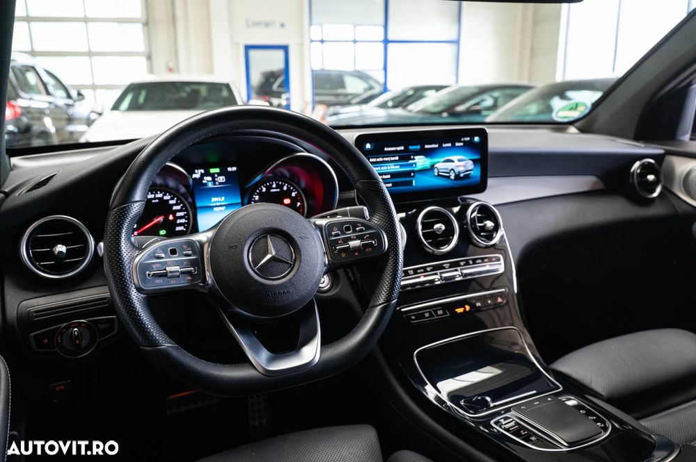 Mercedes-Benz GLC Coupe 300 e 4Matic 9G-TRONIC AMG Line - 31