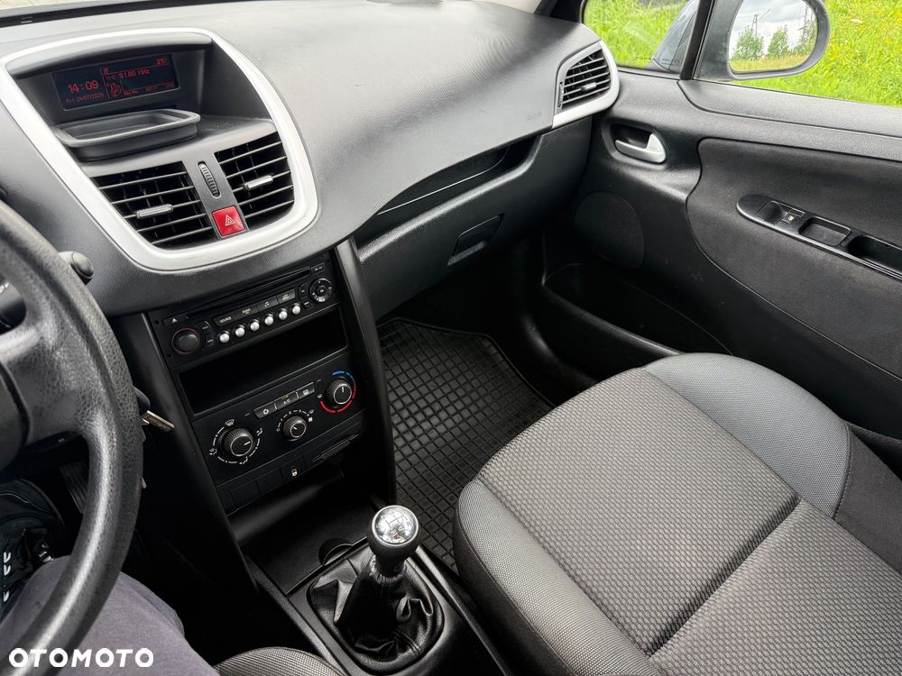 Peugeot 207 1.4 HDi Presence Euro5 - 12
