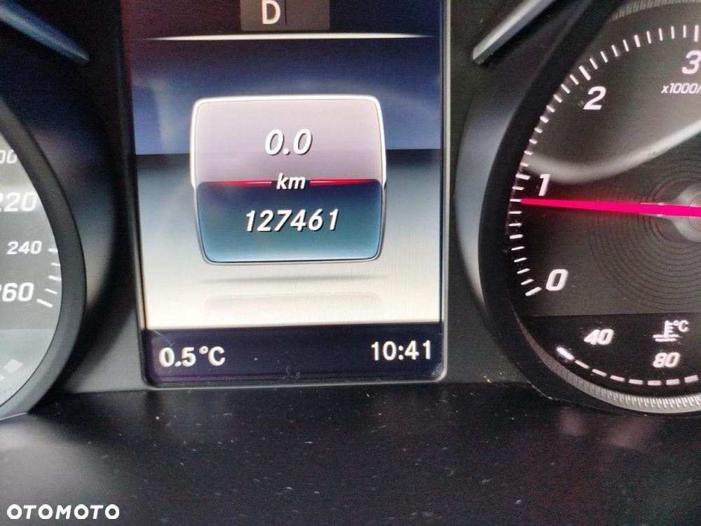 Mercedes-Benz Klasa V - 16