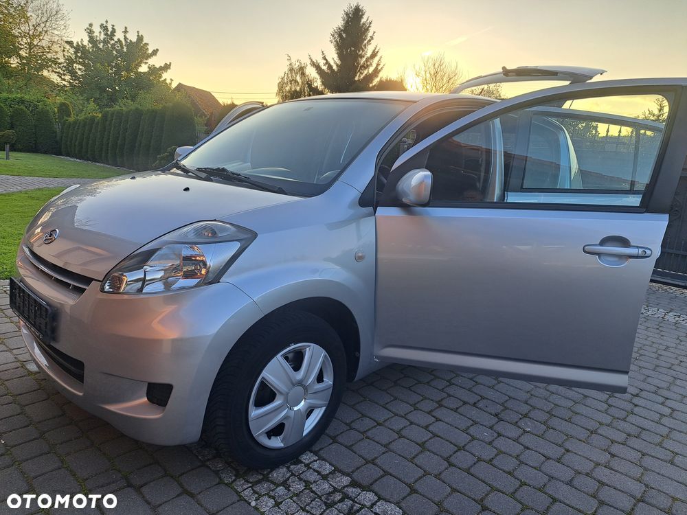 Daihatsu Sirion 1.0 - 32