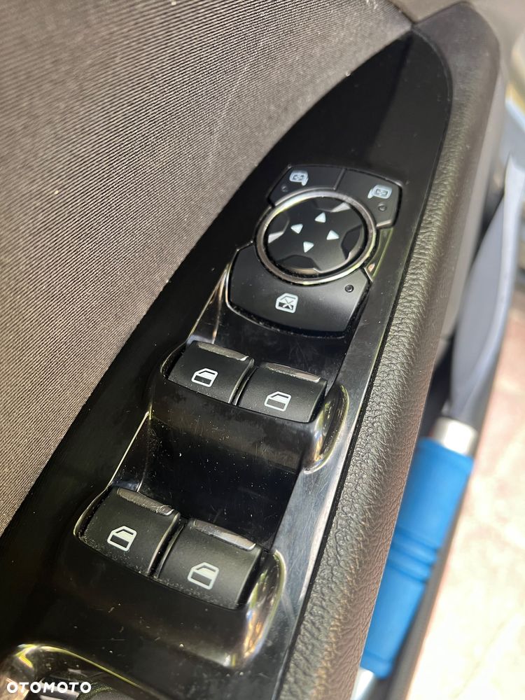 Ford Fusion - 14
