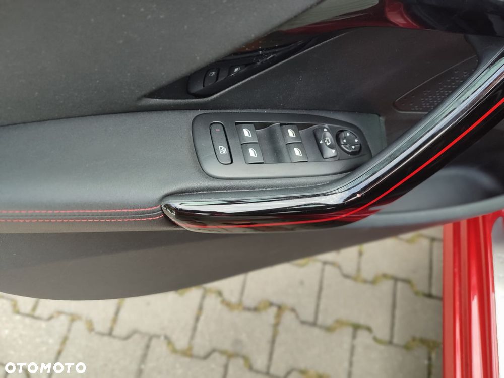 Peugeot 208 - 24