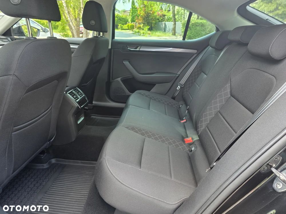 Skoda Superb 2.0 TDI SCR Style - 23