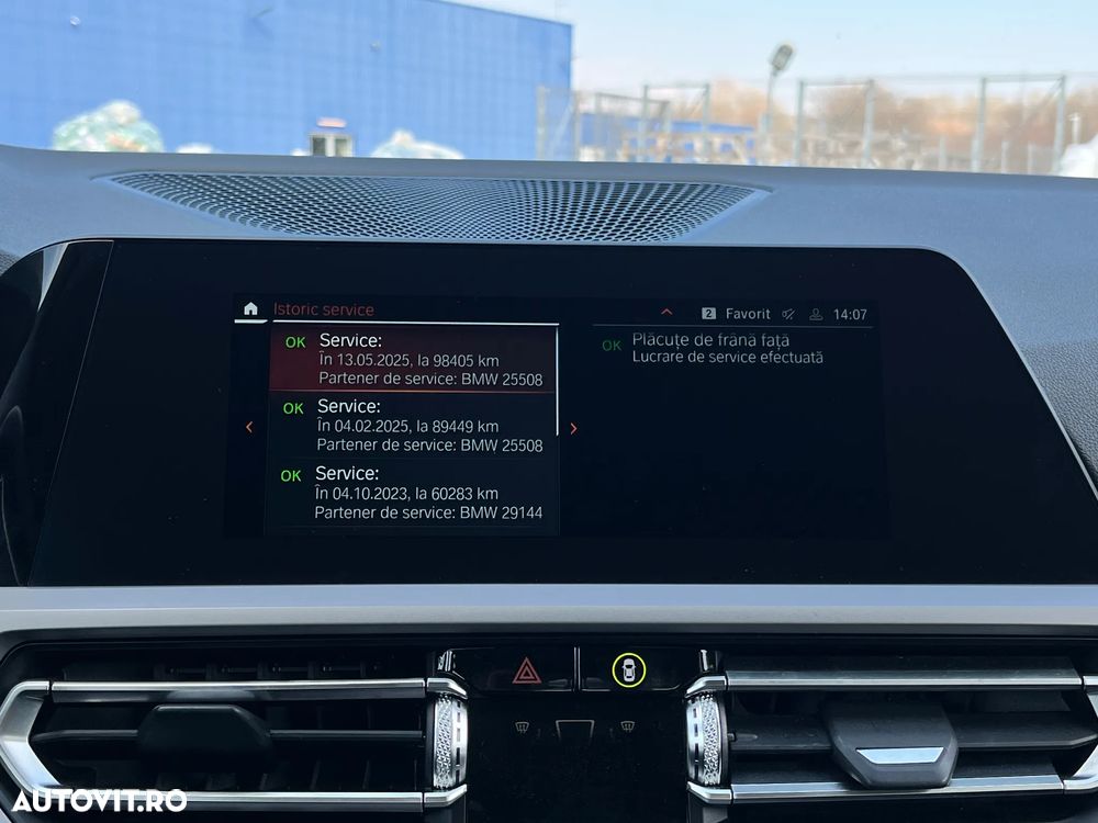 BMW Seria 3 330i xDrive AT - 25