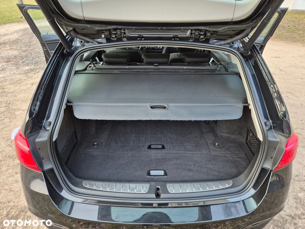 BMW Seria 3 318d - 14