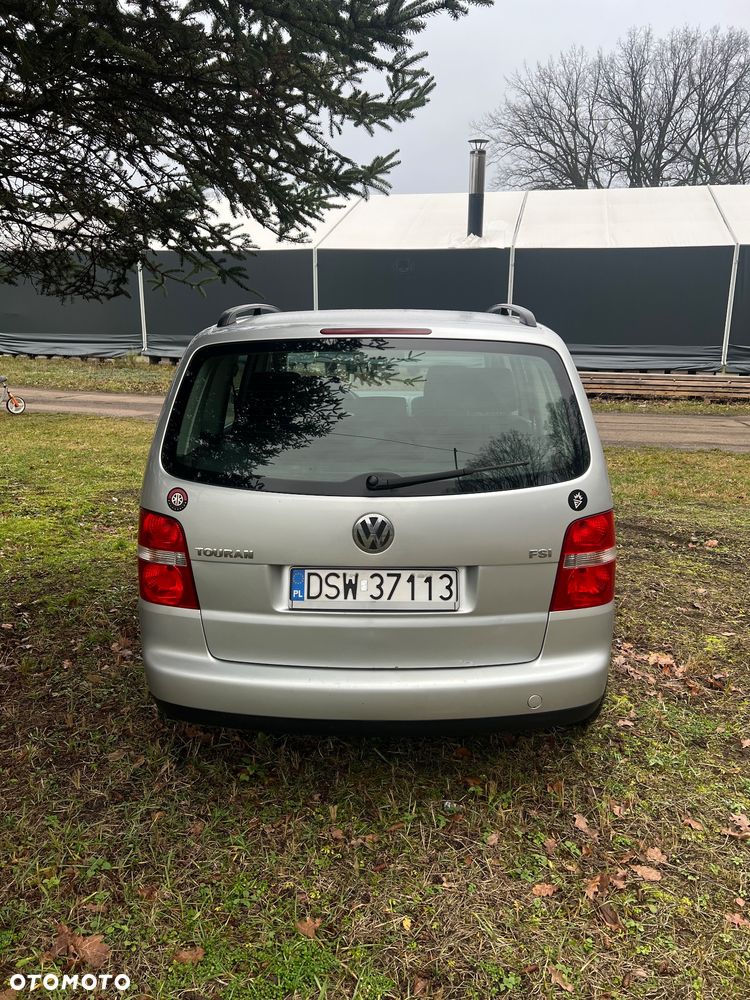 Volkswagen Touran - 5