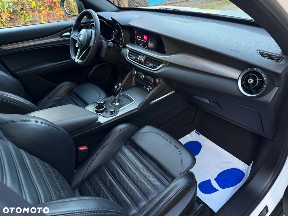 Alfa Romeo Stelvio 2.0 Turbo B-Tech Edition Q4 - 13