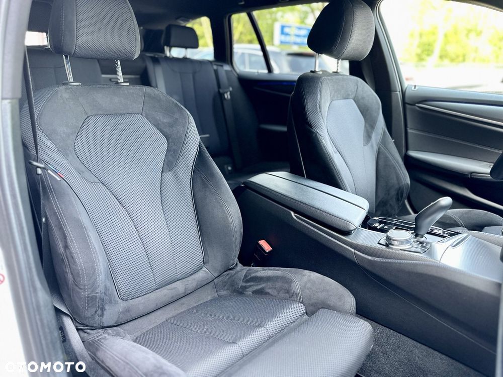 BMW Seria 5 520d xDrive M Sport Edition - 26