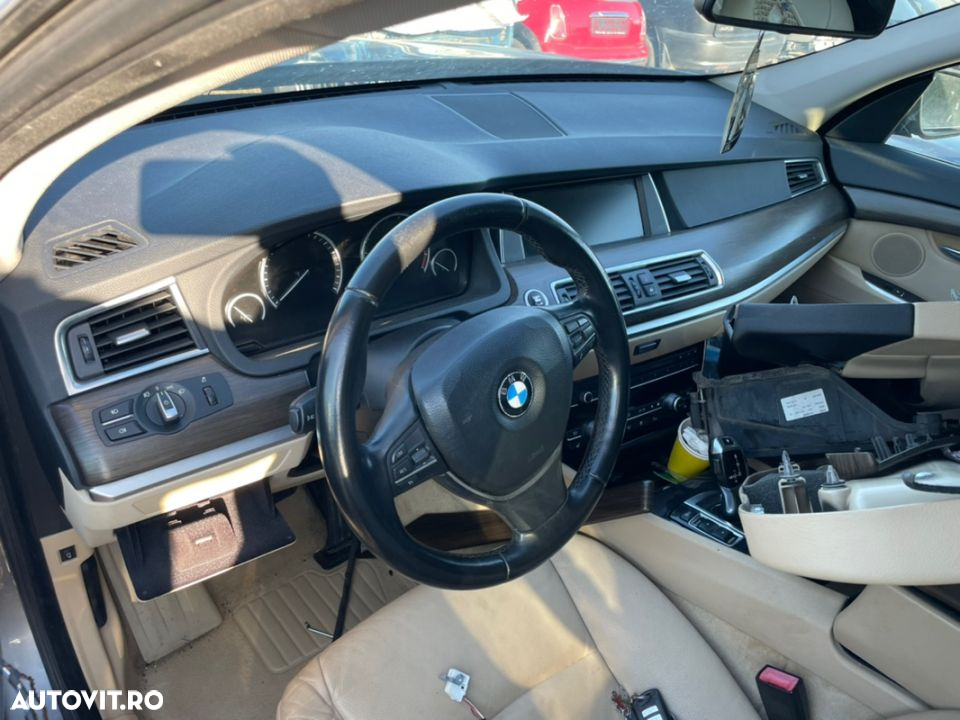 Dezmembrez dezmembrări piese bmw F07 GT seria 5 GT 530D 245 Hp 2011 trapa panoramica volan pe stanga planșa flansa bord etc perne grup cutie automată 8 HP 70 - 4