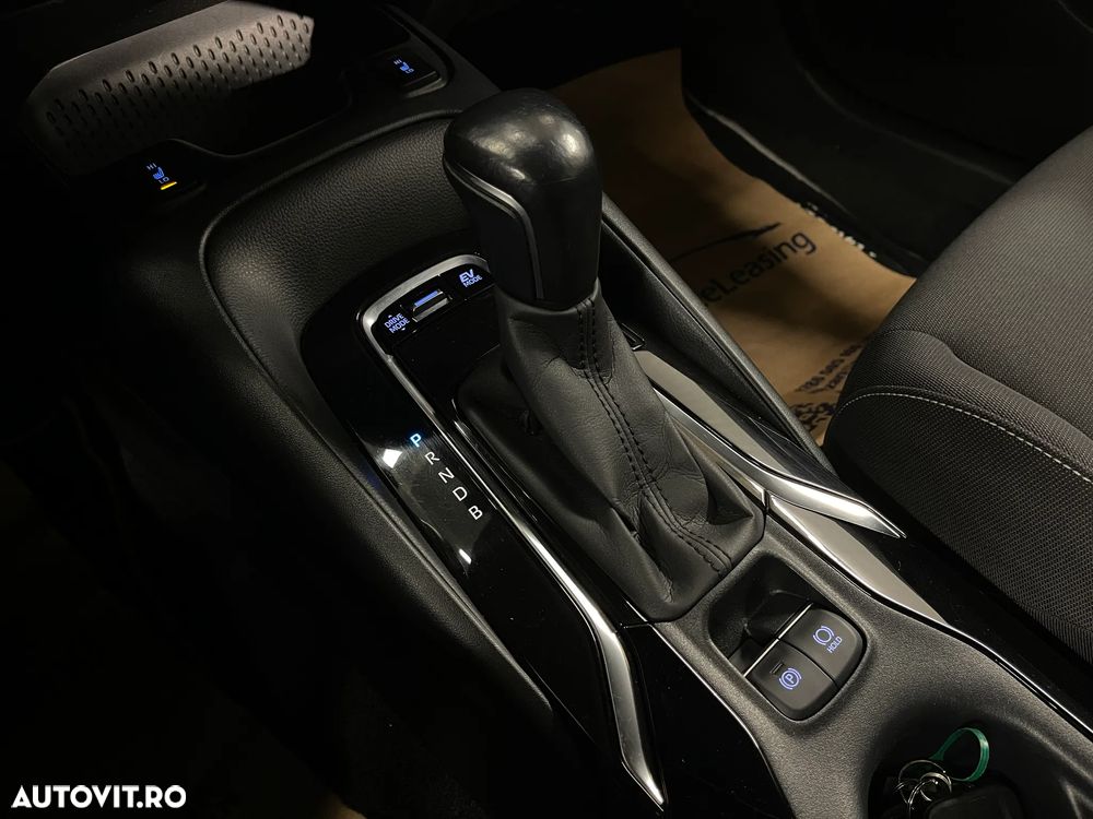 Toyota Corolla 1.8 Business Edition - 24