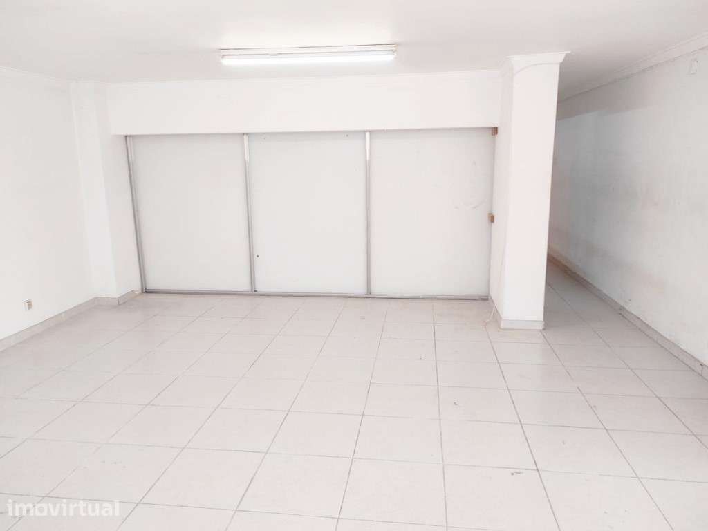Espaço versátil com 125 m²: ideal para habitação ou serviços - Grande imagem: 5/21