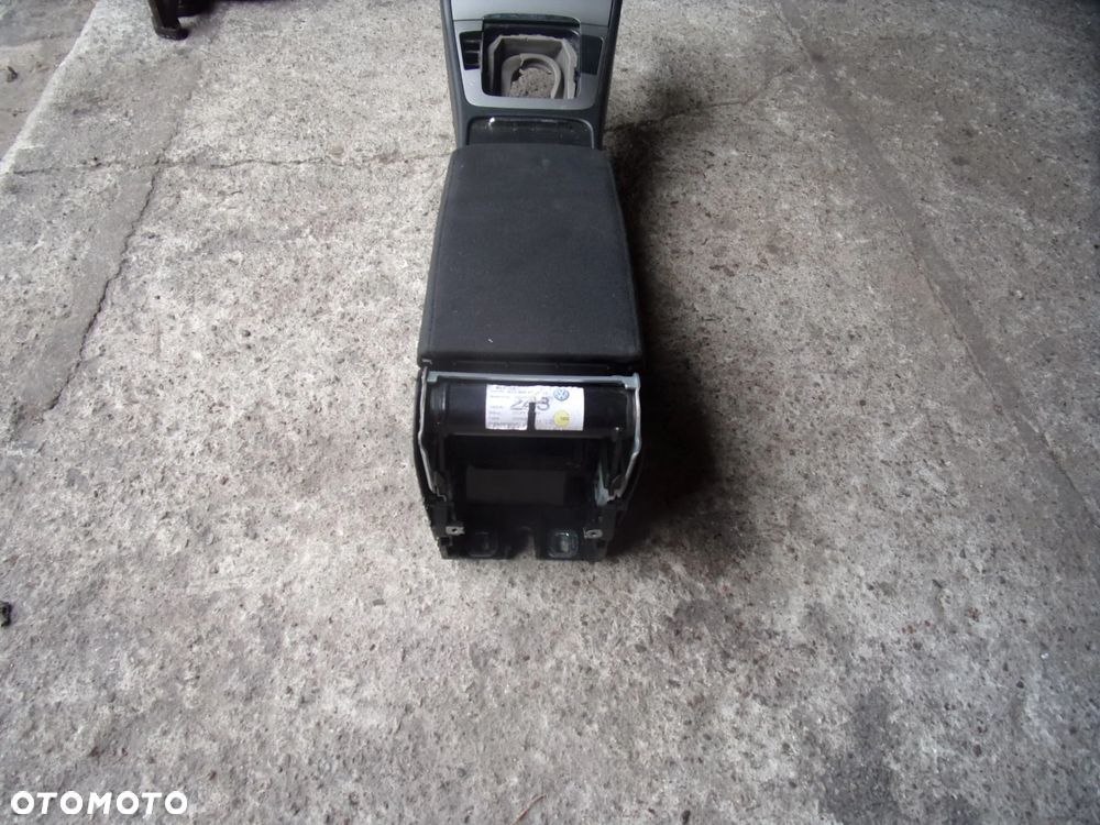 Podłokietnik tunel środkowy VW Passat B6 kombi 2.0 BKP 3C0864207TSQ - 2