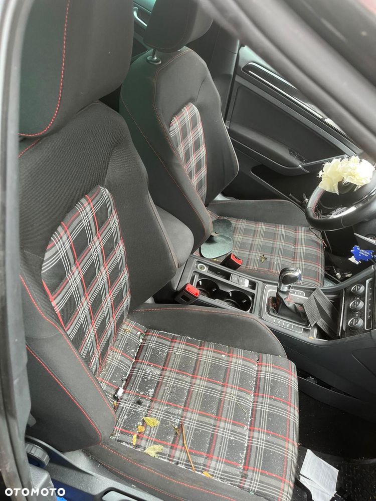 Volkswagen Golf GTI BlueMotion Technology DSG - 20
