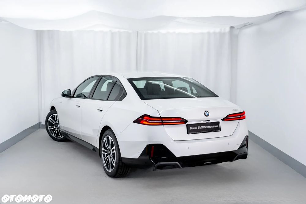 BMW Seria 5 520i mHEV M Sport - 17
