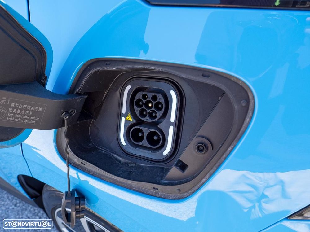 MG MG4 64 kWh Luxury - 10