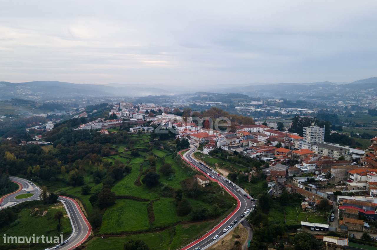 Prédio para restauro no centro histórico de Penafiel - Grande imagem: 5/28