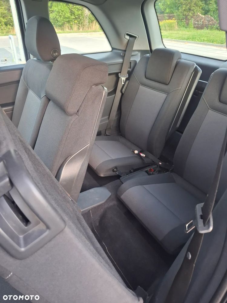 Opel Zafira - 12