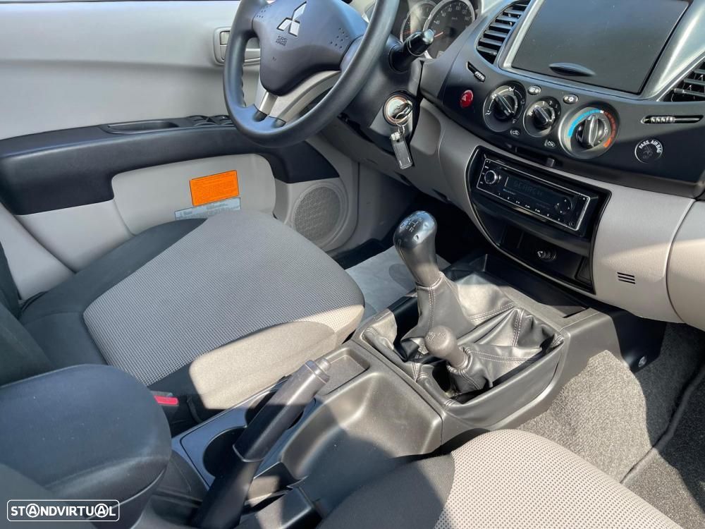 Mitsubishi L200 L200 2.5 DI-D 4WD(136CV) - 12