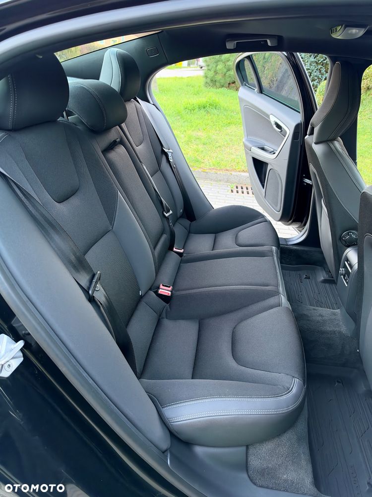 Volvo S60 D4 Momentum - 22