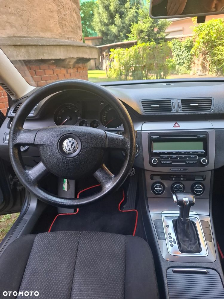 Volkswagen Passat 2.0 TDI DPF Trendline DSG - 11