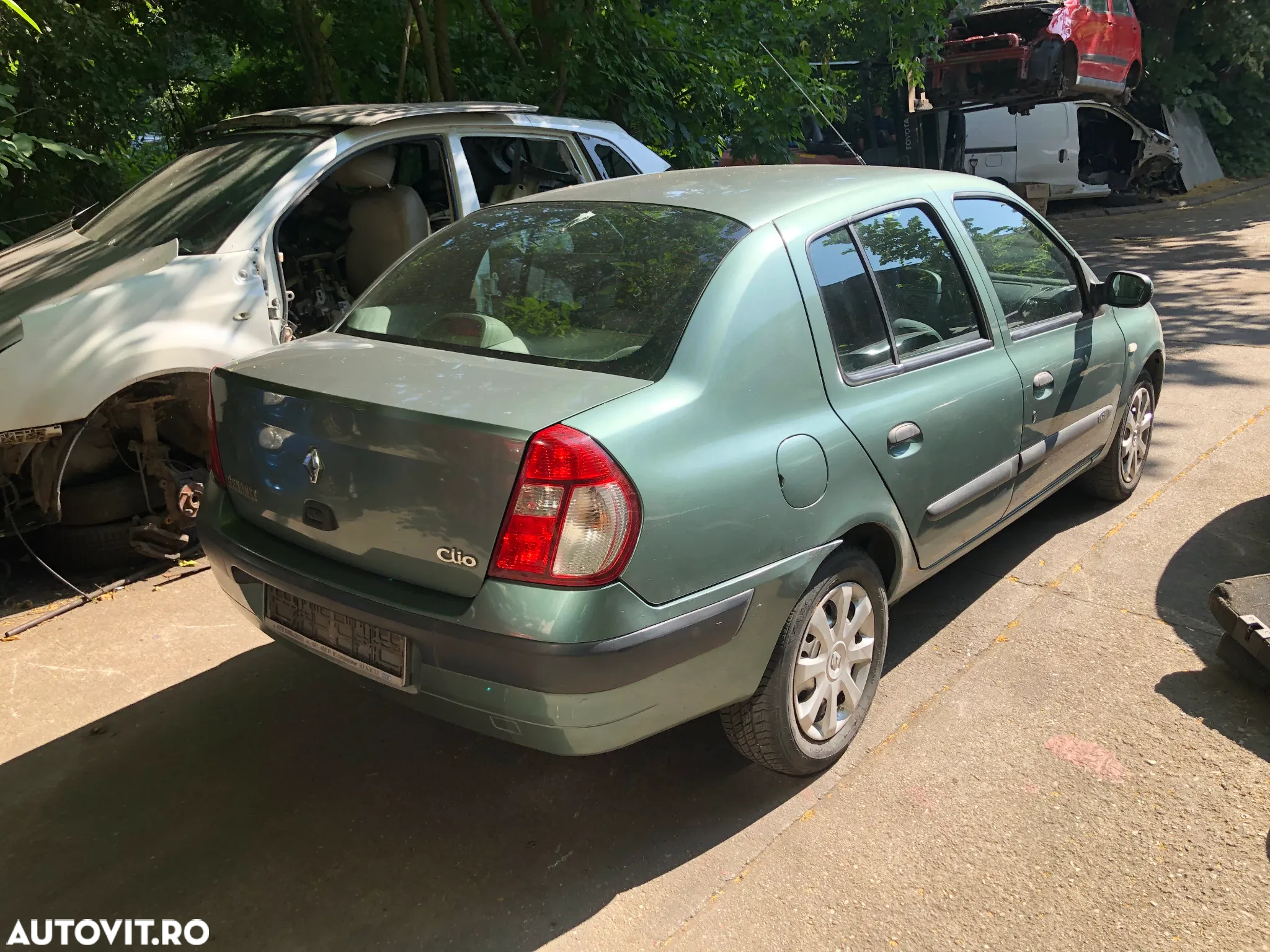 Dezmembrez Renault Clio Symbol 2005 verde 1,5 dci - 6