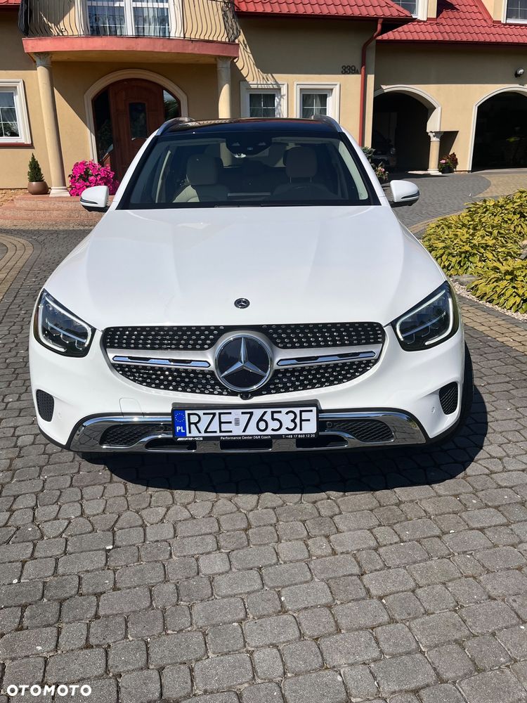 Mercedes-Benz GLC 300 4Matic 9G-TRONIC Exclusive - 3