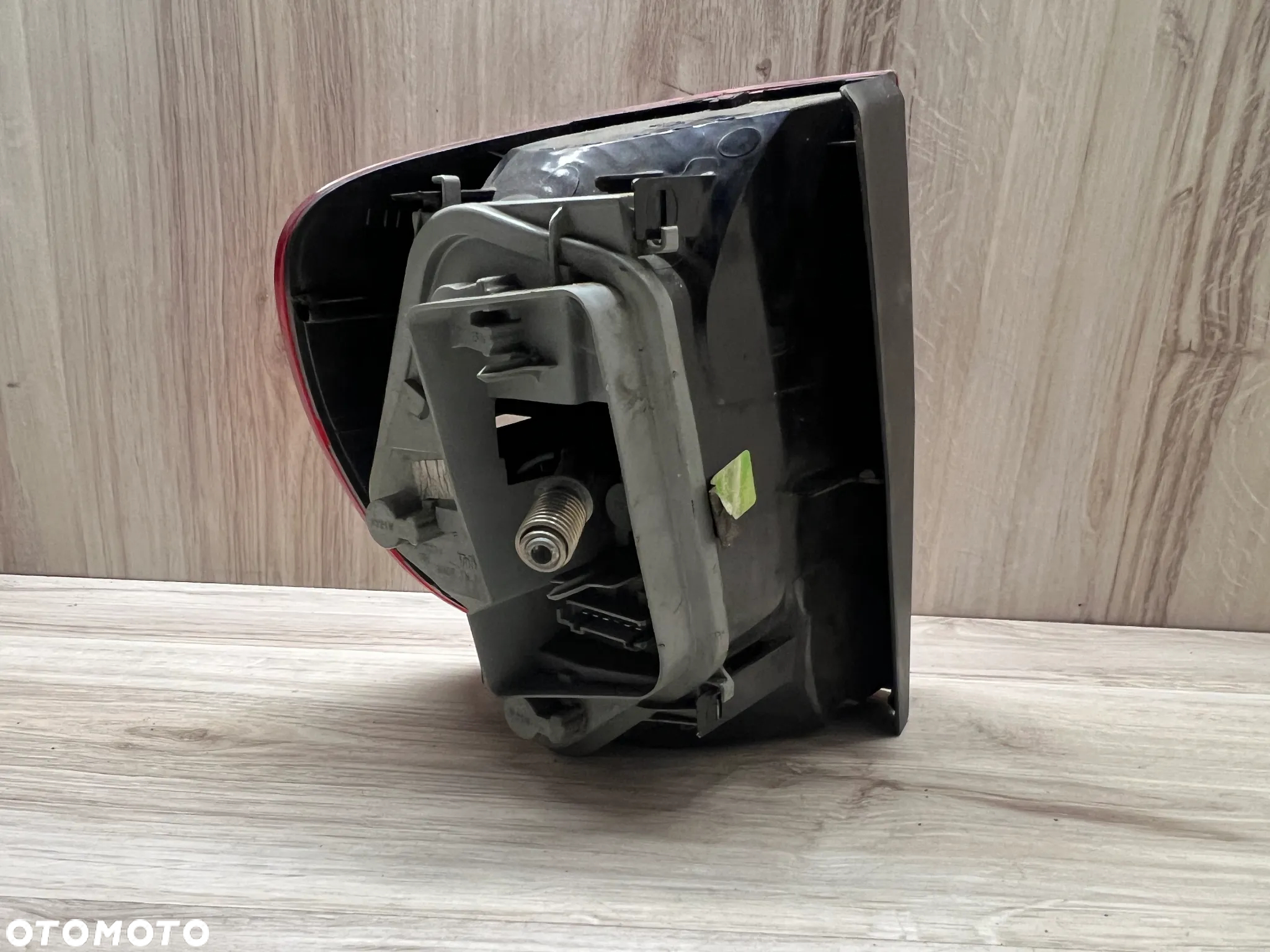 LAMPA TYLNA PRAWA VW FOX - 2