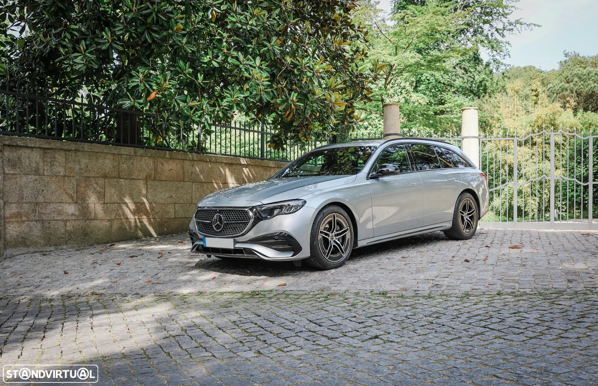 Mercedes-Benz E 300 e AMG Line - 34